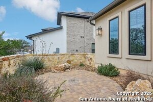 Building Photo - 661 inner