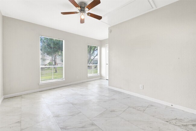 Building Photo - 6358 Creekbend Dr