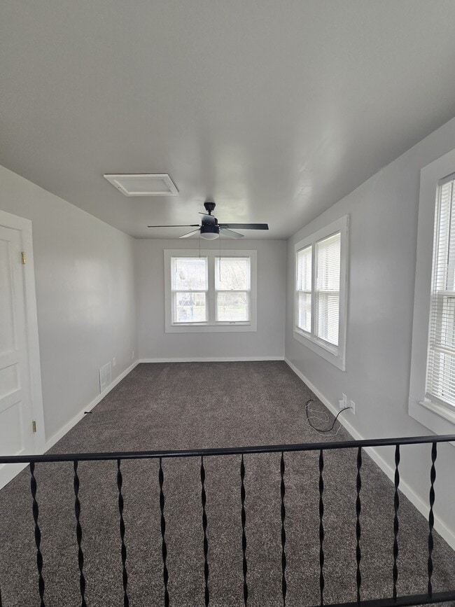 Building Photo - 250 Millwood N