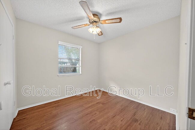 Building Photo - 309 Meadow Dr