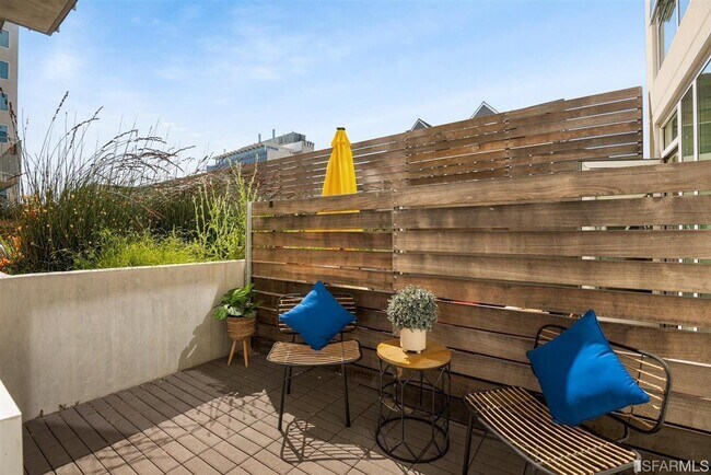 Building Photo - 45 Bartlett St