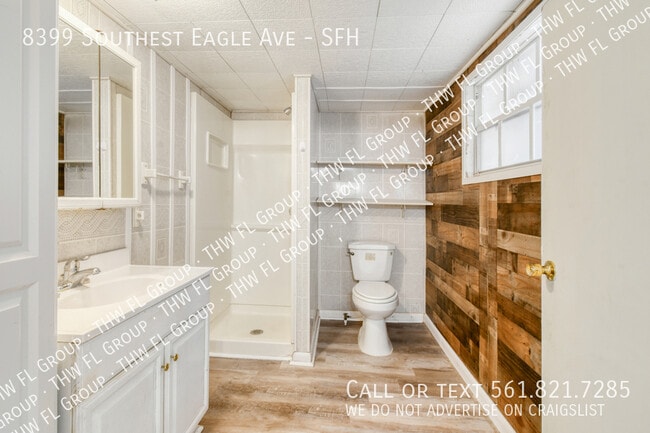 Building Photo - 8399 SE Eagle Ave