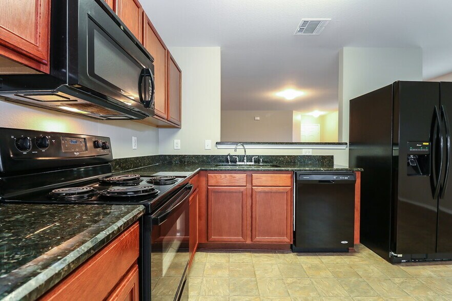 Building Photo - 1303 Macaw Ct