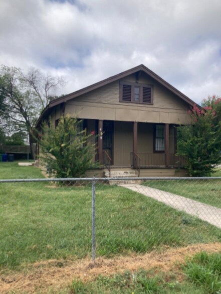 Primary Photo - 430 Ferris Ave