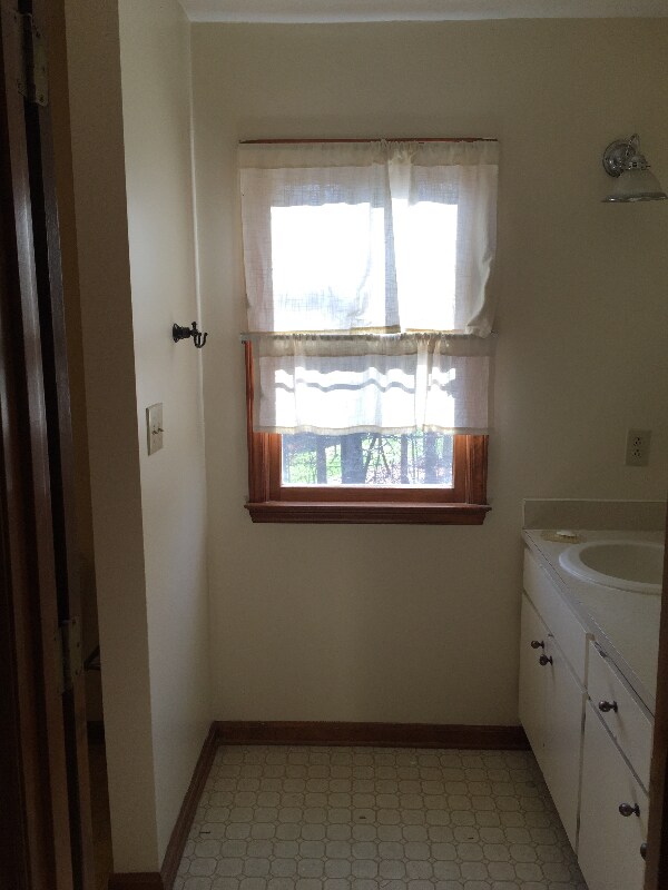 Building Photo - 123 Bonaparte Dr