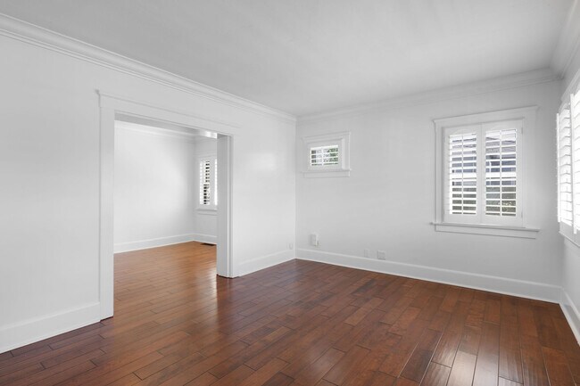 Building Photo - 3375 Herman Ave