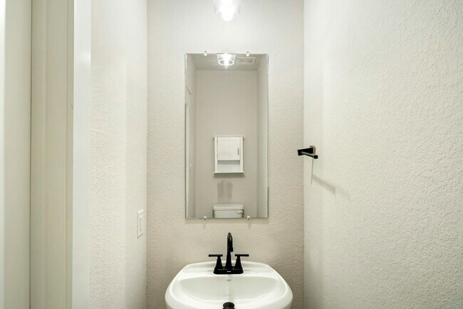 Building Photo - 7511 Coral Ter Dr