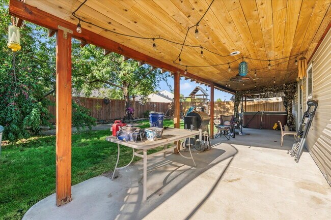 Building Photo - Beautiful & Spacious 4-Bedroom Home with 3...