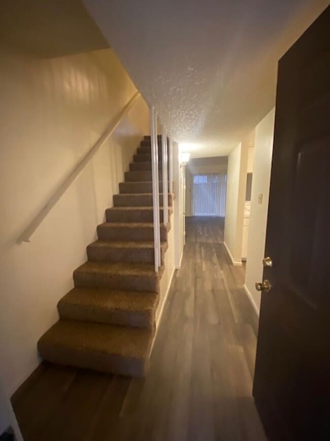 Building Photo - 1952 Stine Rd