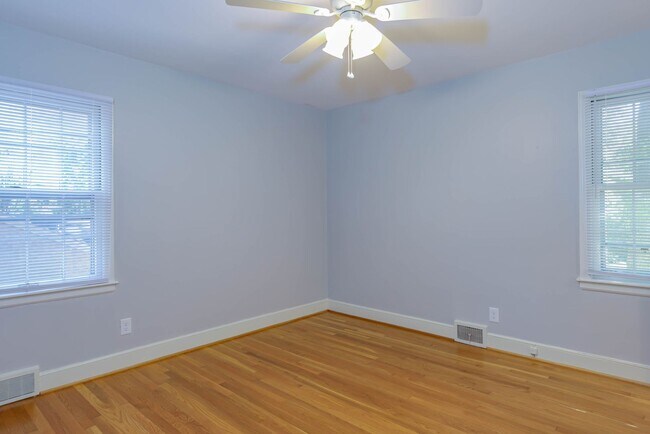 Building Photo - APPLICATIONS PENDING! Gorgeous 3 bed 2 bath home with finished basement/carport in NW Greensboro!...