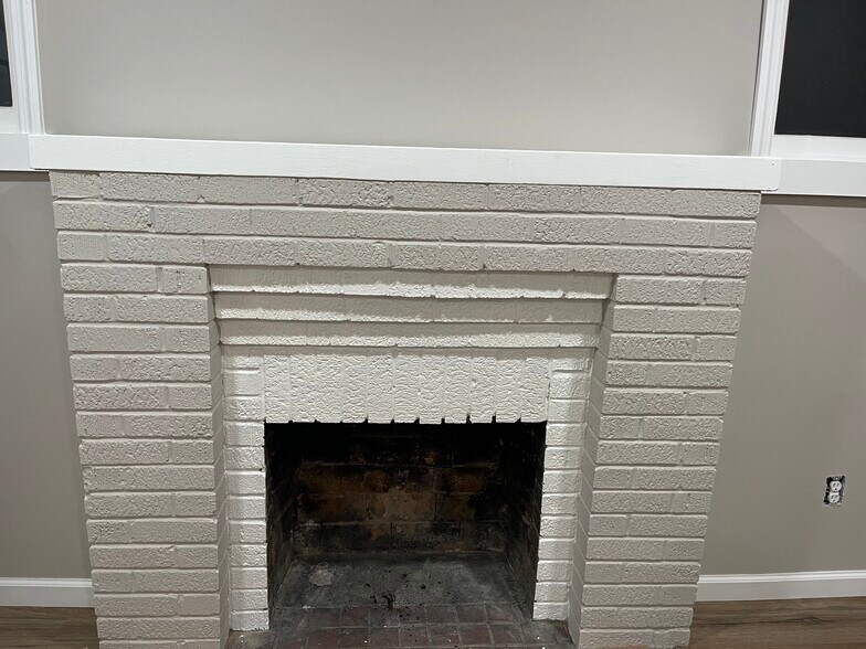 Fireplace - 166 18th St