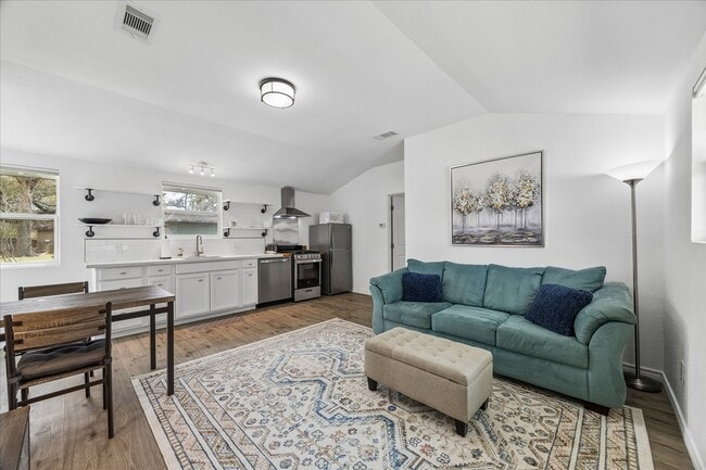 Building Photo - 510 S Belknap St