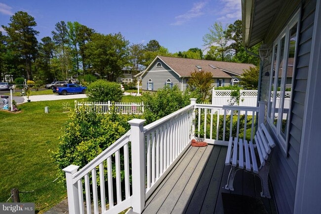Building Photo - 39028 Bayview W