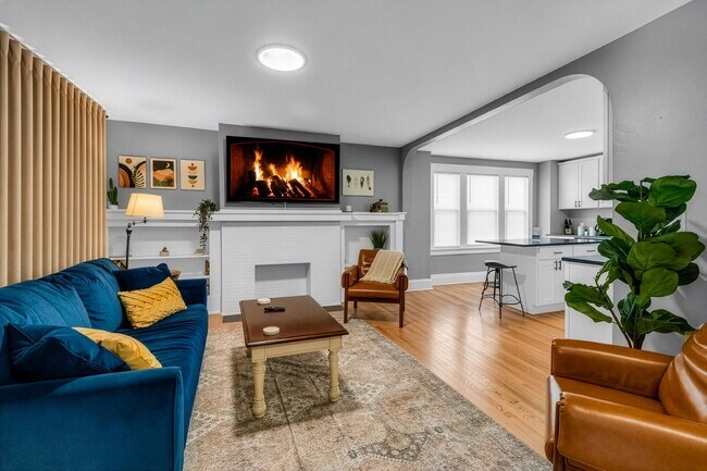 Building Photo - Furnished 7-Bedroom, 4-Bath Whole House in North Buffalo