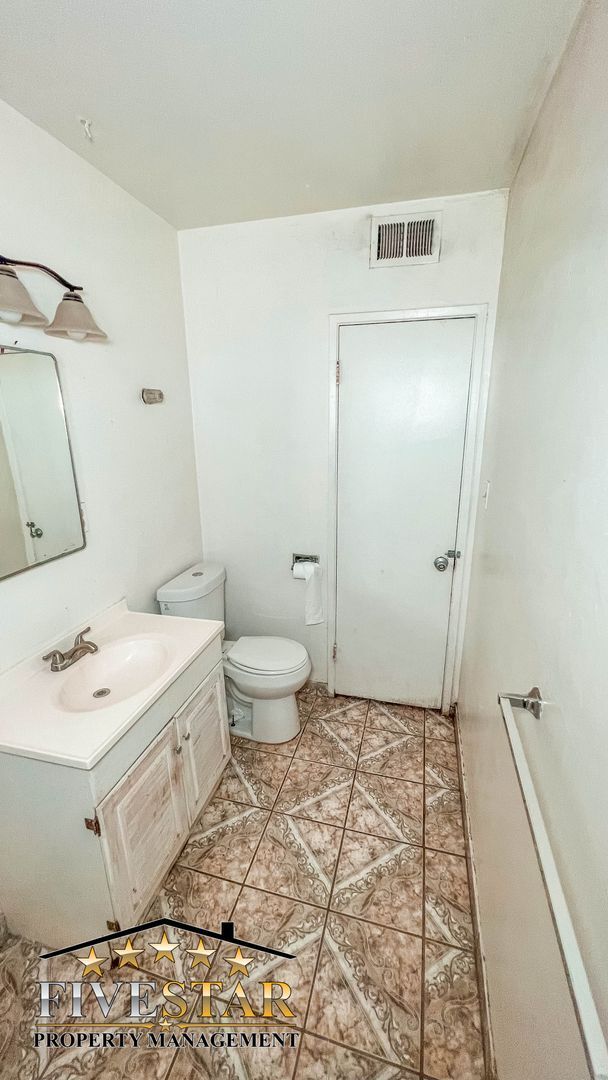 Building Photo - 4519 Gordon St