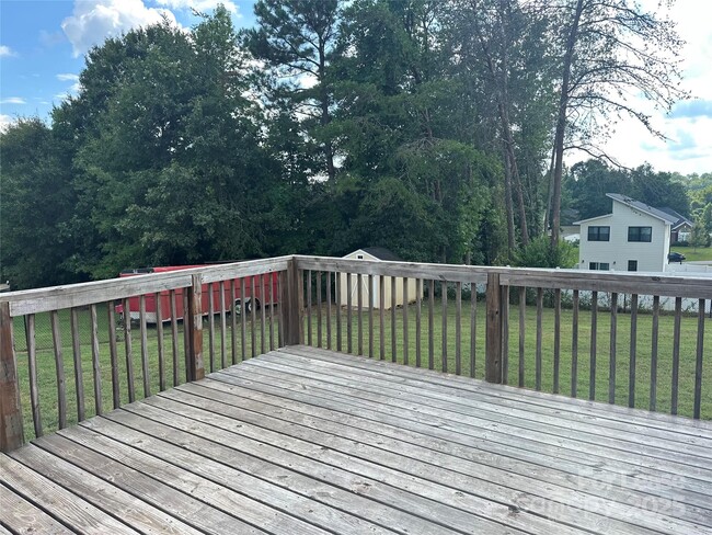 Building Photo - 5316 Oaktree Dr