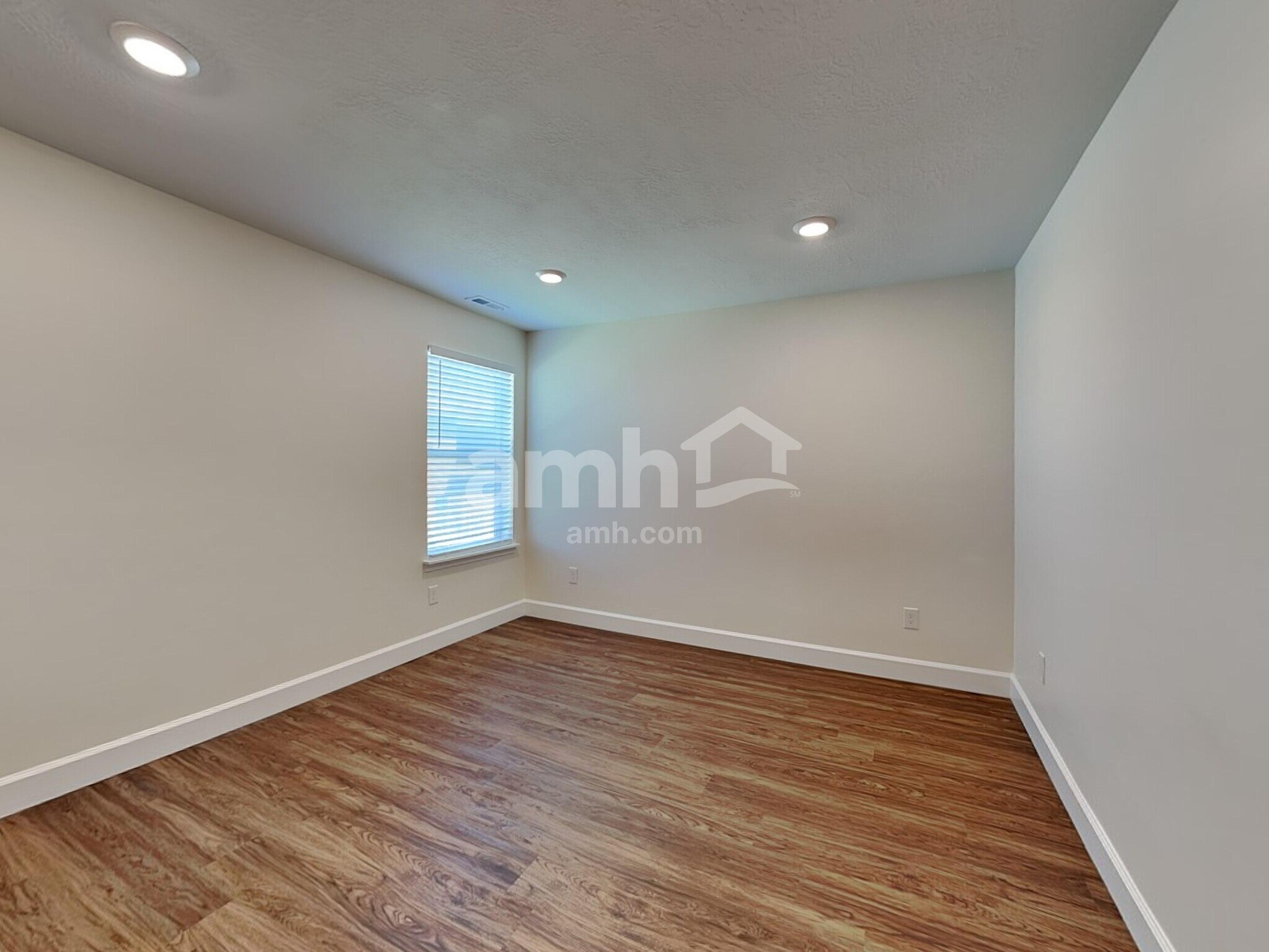 Building Photo - 2401 E Wild Horse Way