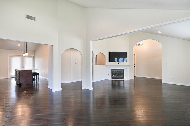 Building Photo - Beautiful 3 Bedroom Sylmar Home