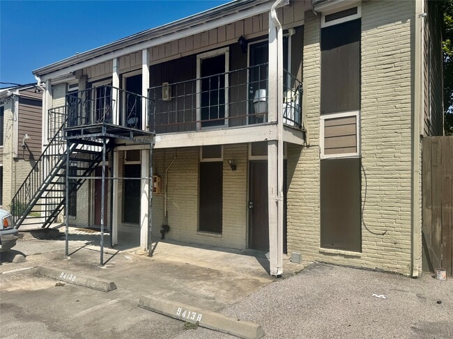 Primary Photo - 9413 Hollock St