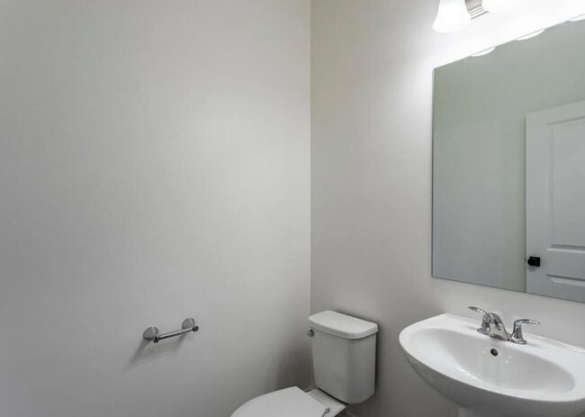 Building Photo - Stunning 3 Bedroom, 2.5 Bathroom in Beautiful Desert Color Community