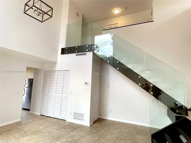 Building Photo - 3 br, 3 bath House - 5762 Fox Hollow Dr Apt C