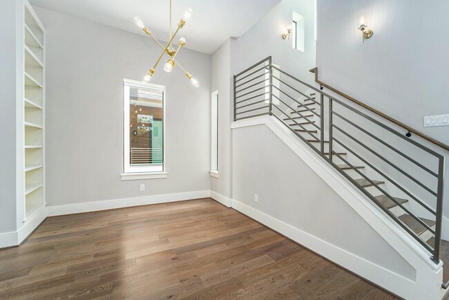 Building Photo - 1507 Truxillo St