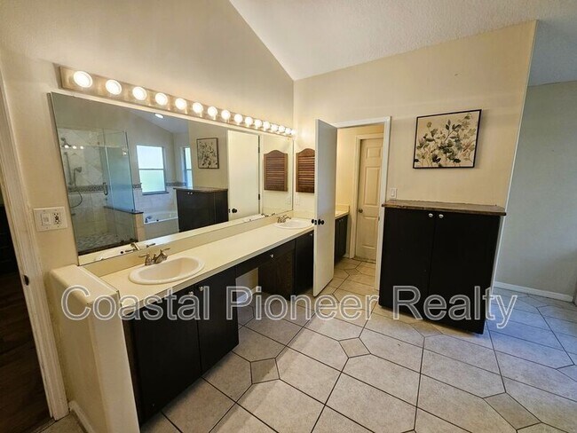 Building Photo - 14504 Brambie Ct