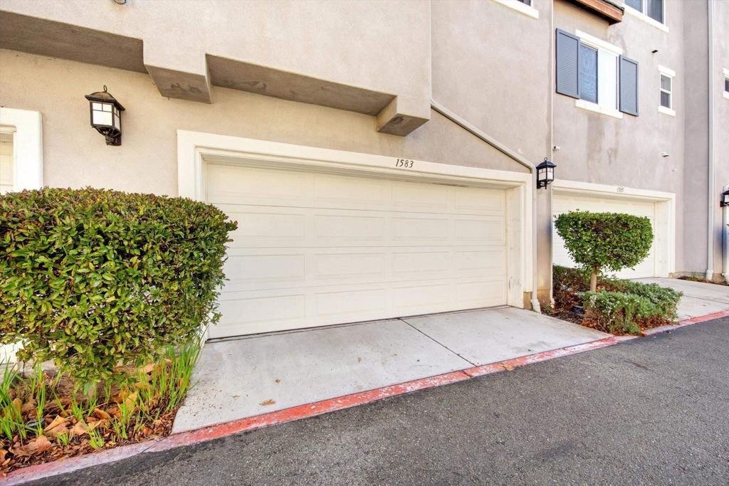 Building Photo - 1583 Sumac Pl