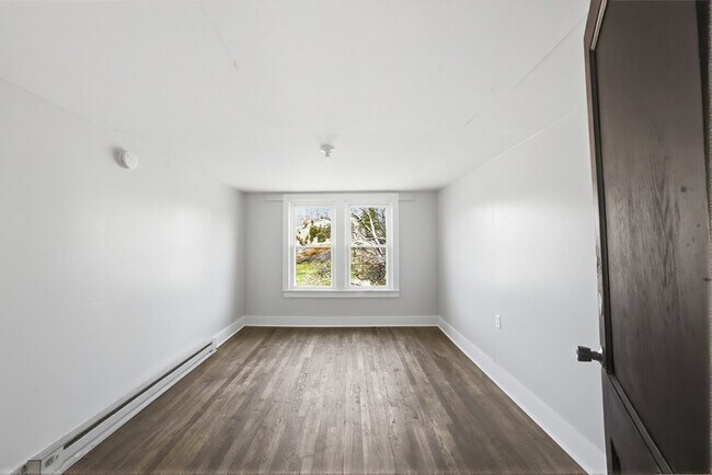 Building Photo - 11494 New Garden Rd