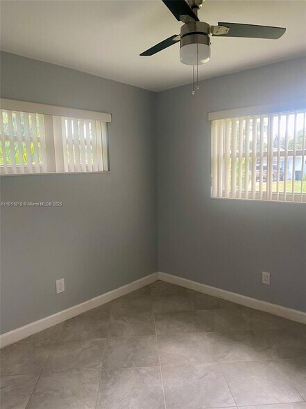 Building Photo - 6255 SW 62nd Ct