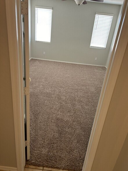 Building Photo - 39711 N Prairie Ln