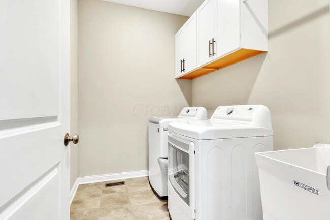 Building Photo - 5598 Ballantrae Woods Dr