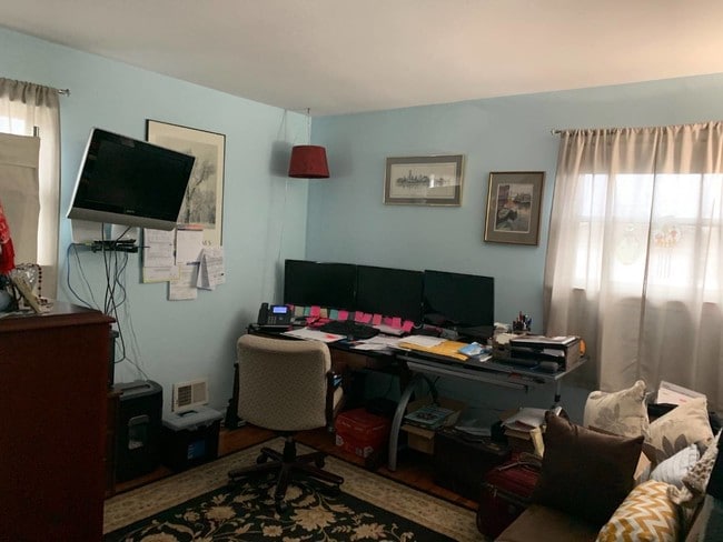 Building Photo - 348 Dongan Hills Ave