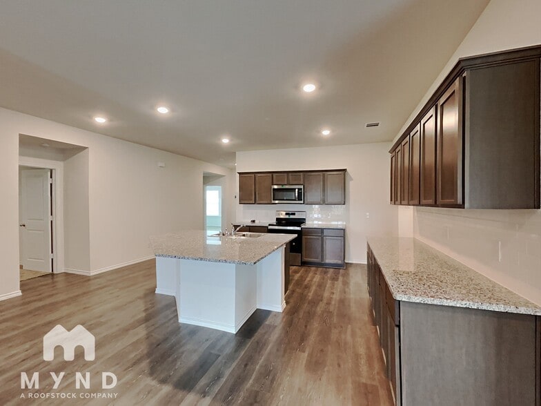 Building Photo - 4101 Black Canyon Dr