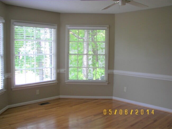 Building Photo - ~~~~ Beautiful Cape Cod Home ~~~~