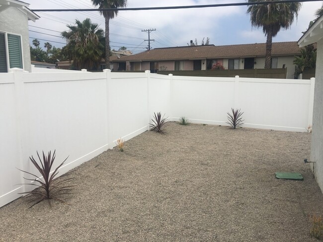 Building Photo - Updated 3 Bedroom Home in Pacific Beach!