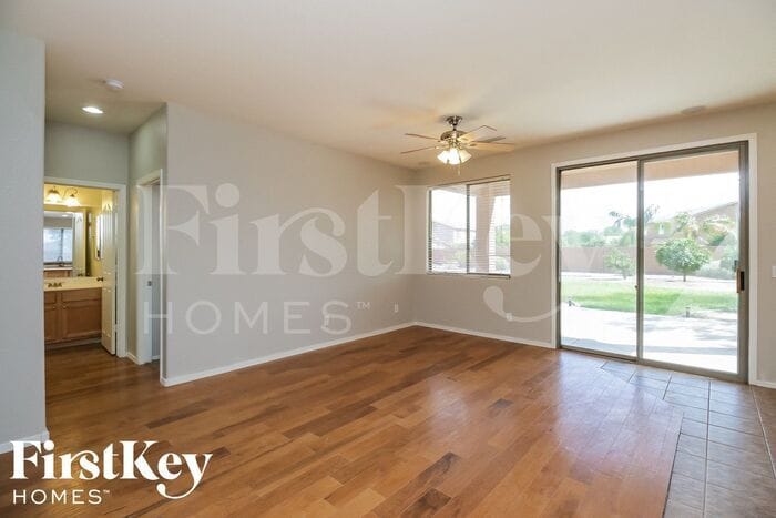 Building Photo - 4392 S Coach House Ct