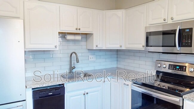 Building Photo - 1615 Shasta Dr