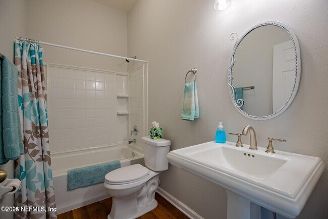 Building Photo - 721 Crystal Way