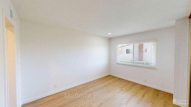 Building Photo - 17755 La Rosa Ln