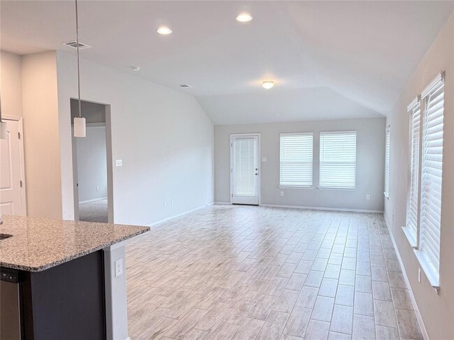 Building Photo - 120 Trailside Ln