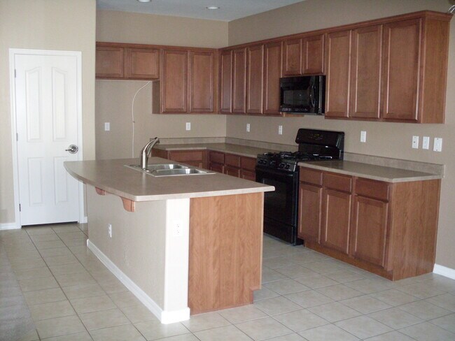 Building Photo - COMING SOON - Amazing 4 bedroom single lev...