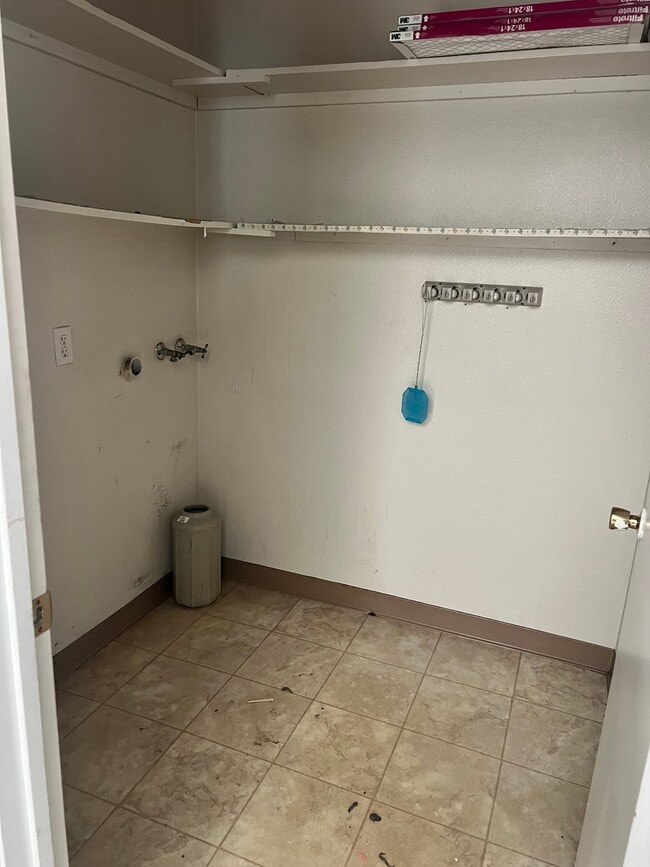Building Photo - 1604 Porter Way