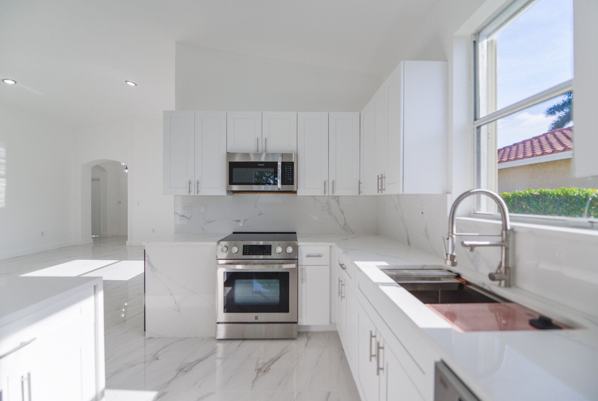 Building Photo - 5290 SW 134th Ave