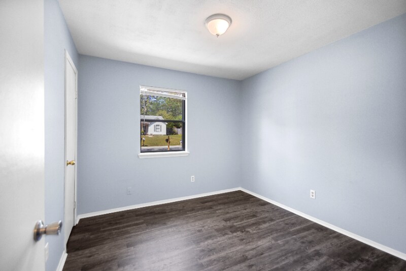 Building Photo - 3320 Henson Pl