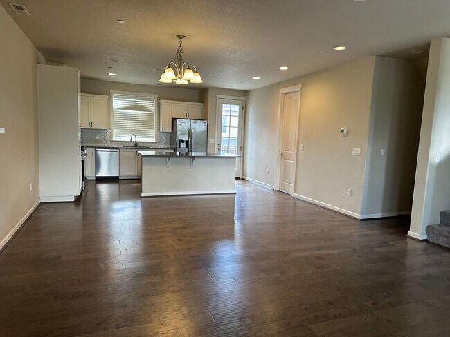 Building Photo - BEAUTIFUL CONTEMPORARY HOME IN BETHANY