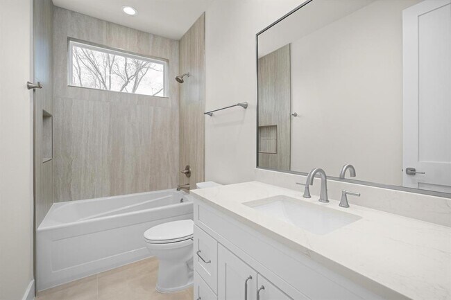 Building Photo - 6107 Richardson Ln