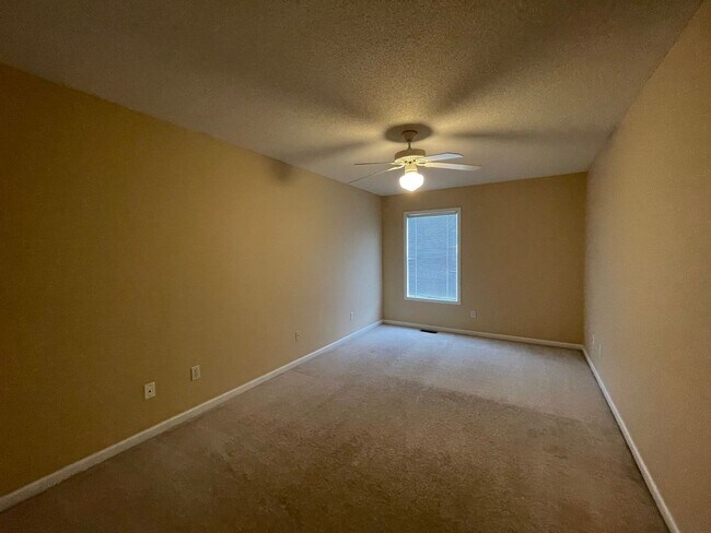 Building Photo - 135 S Spring View Dr
