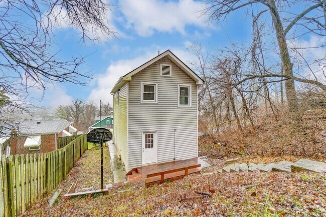 Building Photo - Three Bedroom Home in Covington!