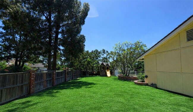 Building Photo - 2490 Michigan Dr